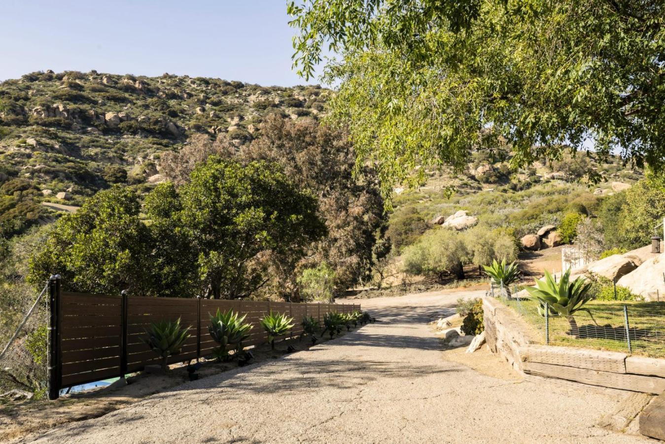 Holiday home Retreat To The Rocks Historic Film And Music Getaway *