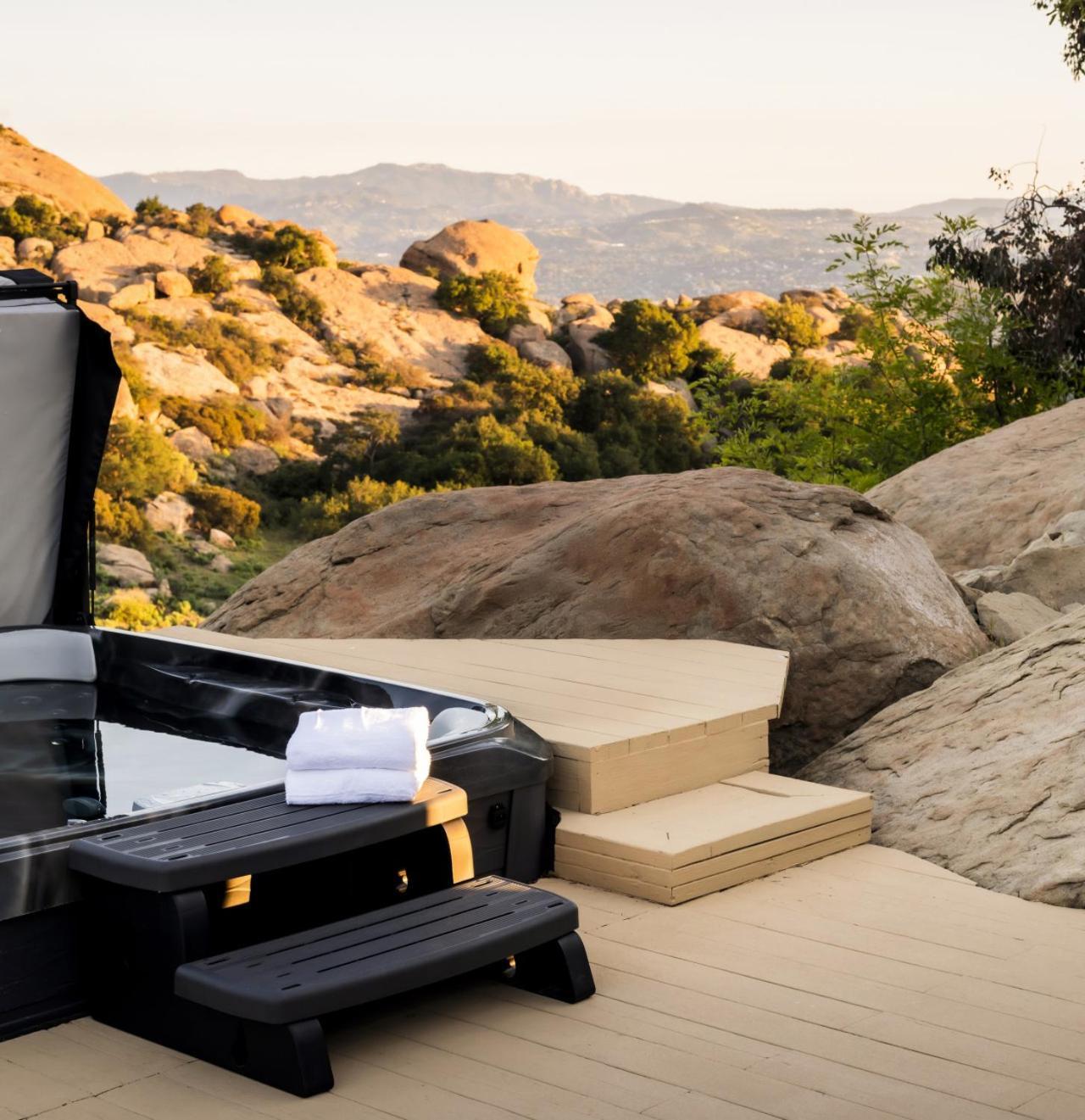 Retreat To The Rocks Historic Film And Music Getaway *