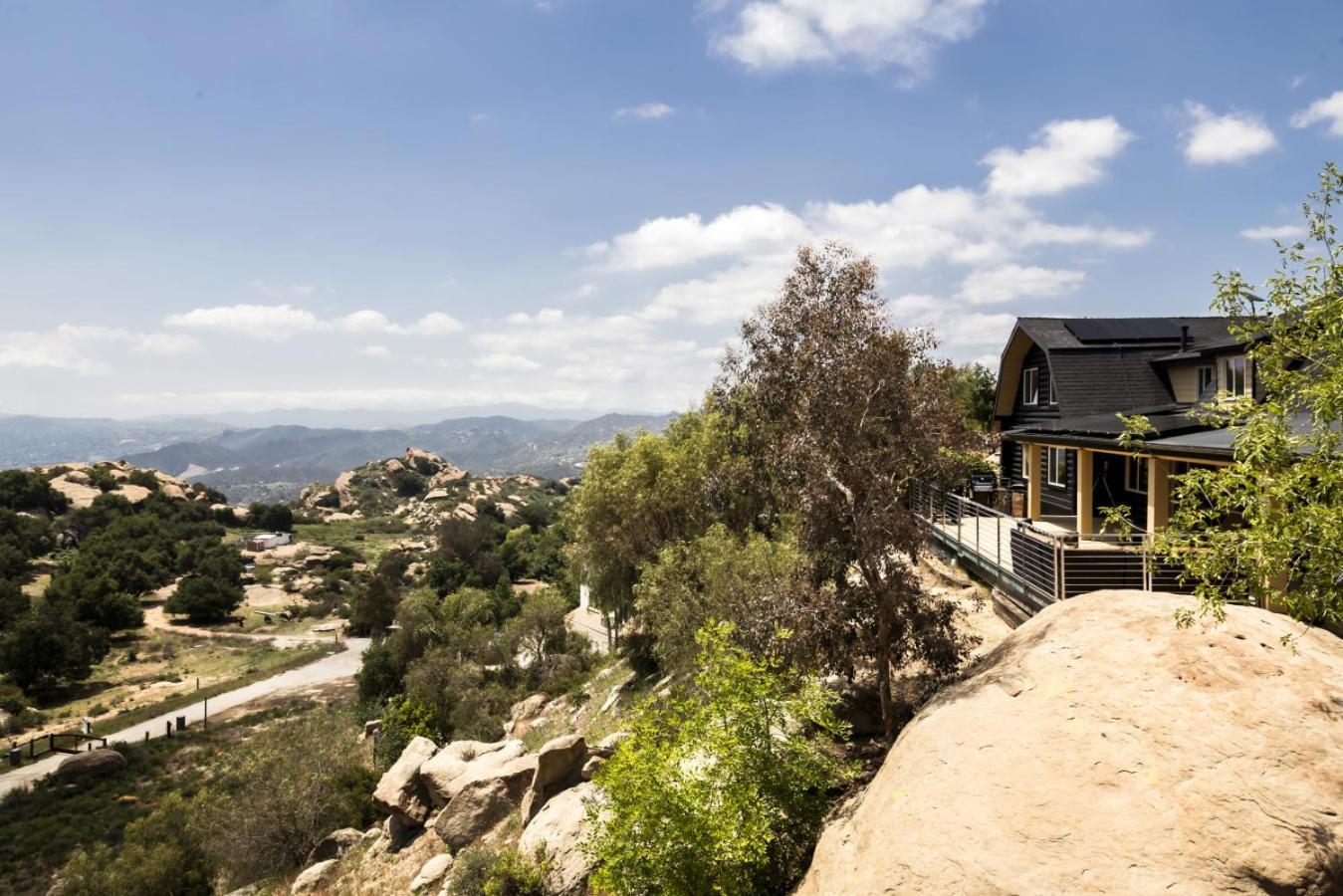 Holiday home Retreat To The Rocks Historic Film And Music Getaway *