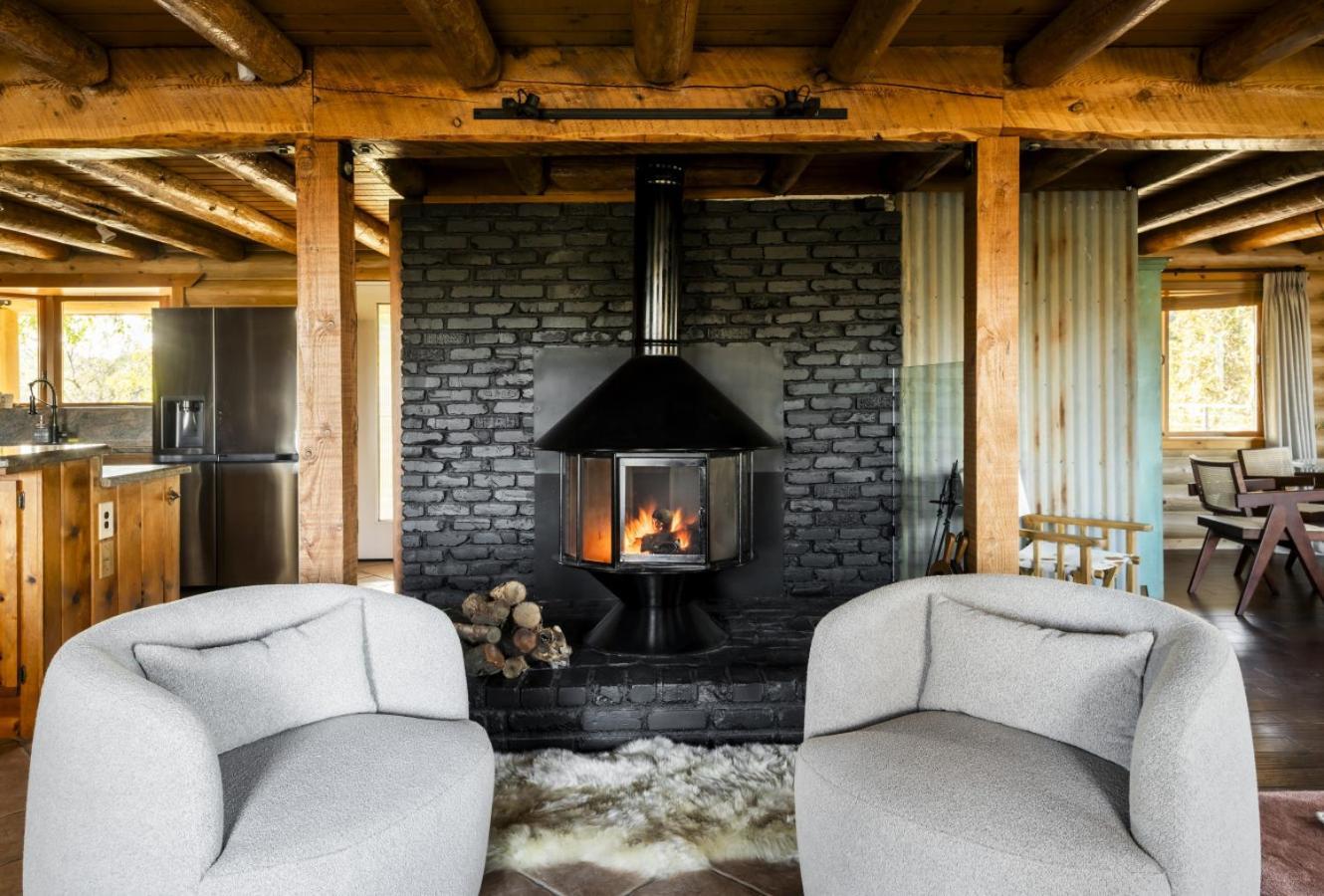 Retreat To The Rocks Historic Film And Music Getaway Holiday home *