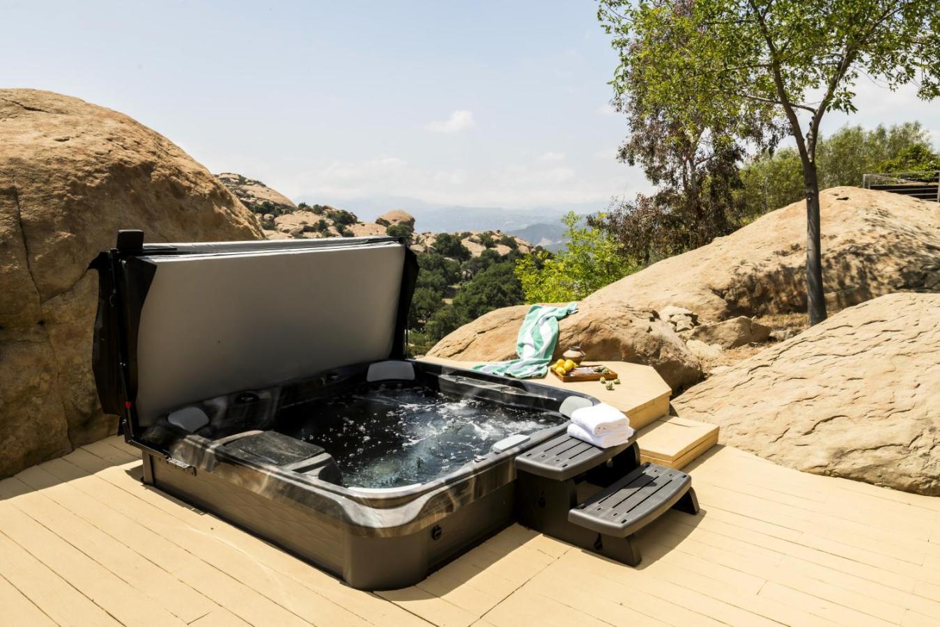Holiday home Retreat To The Rocks Historic Film And Music Getaway *