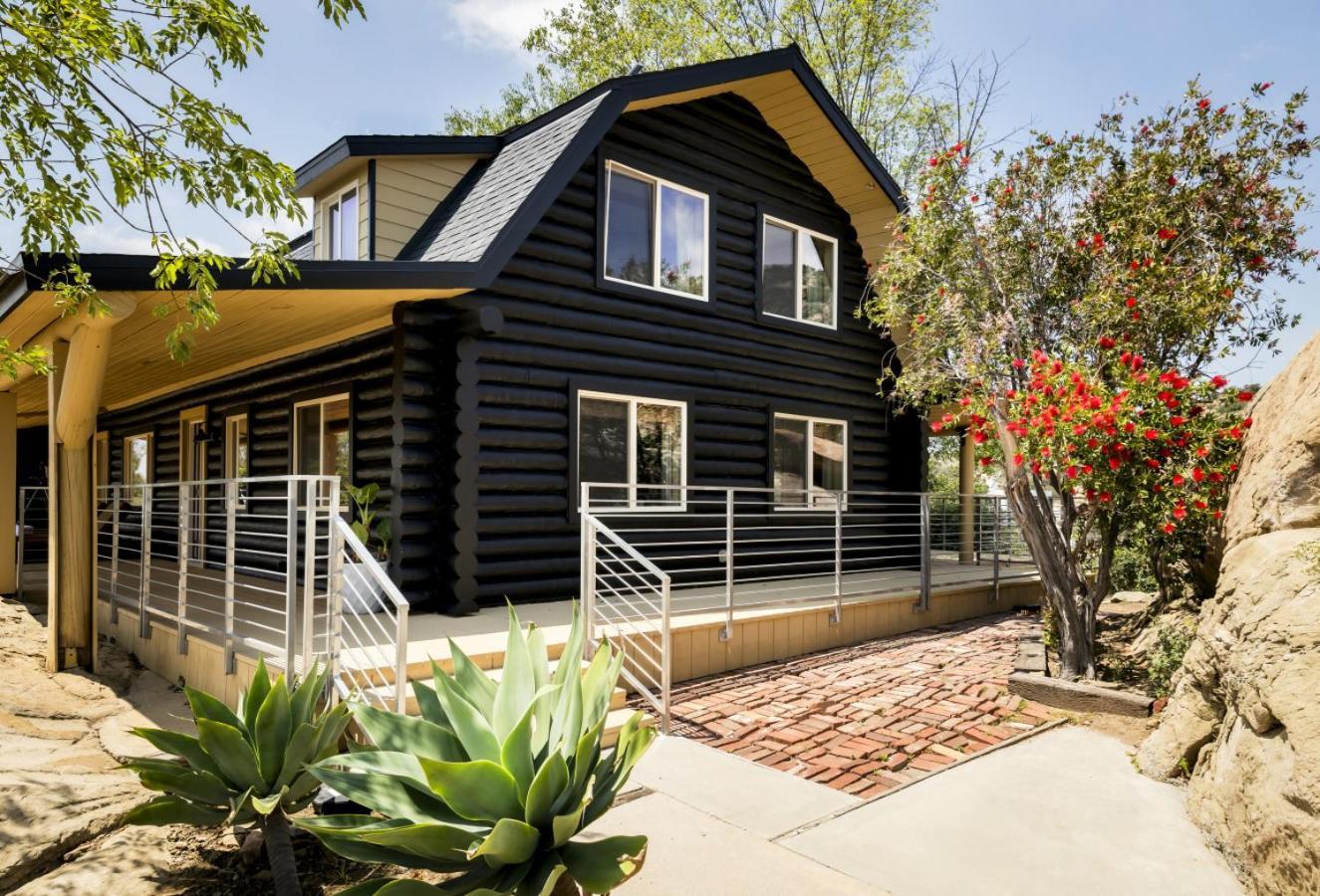 Holiday home Retreat To The Rocks Historic Film And Music Getaway Los Angeles