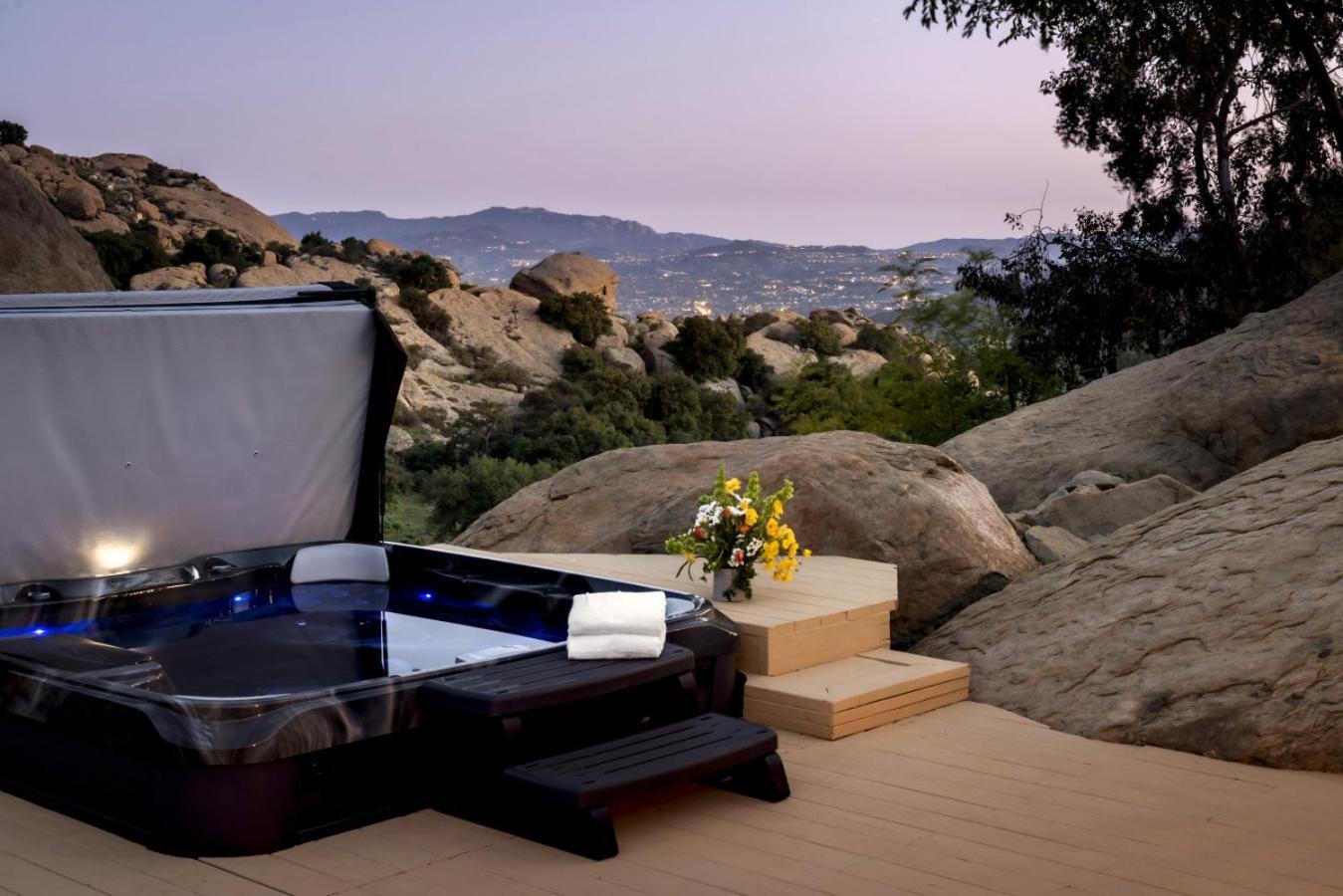 Retreat To The Rocks Historic Film And Music Getaway Holiday home
