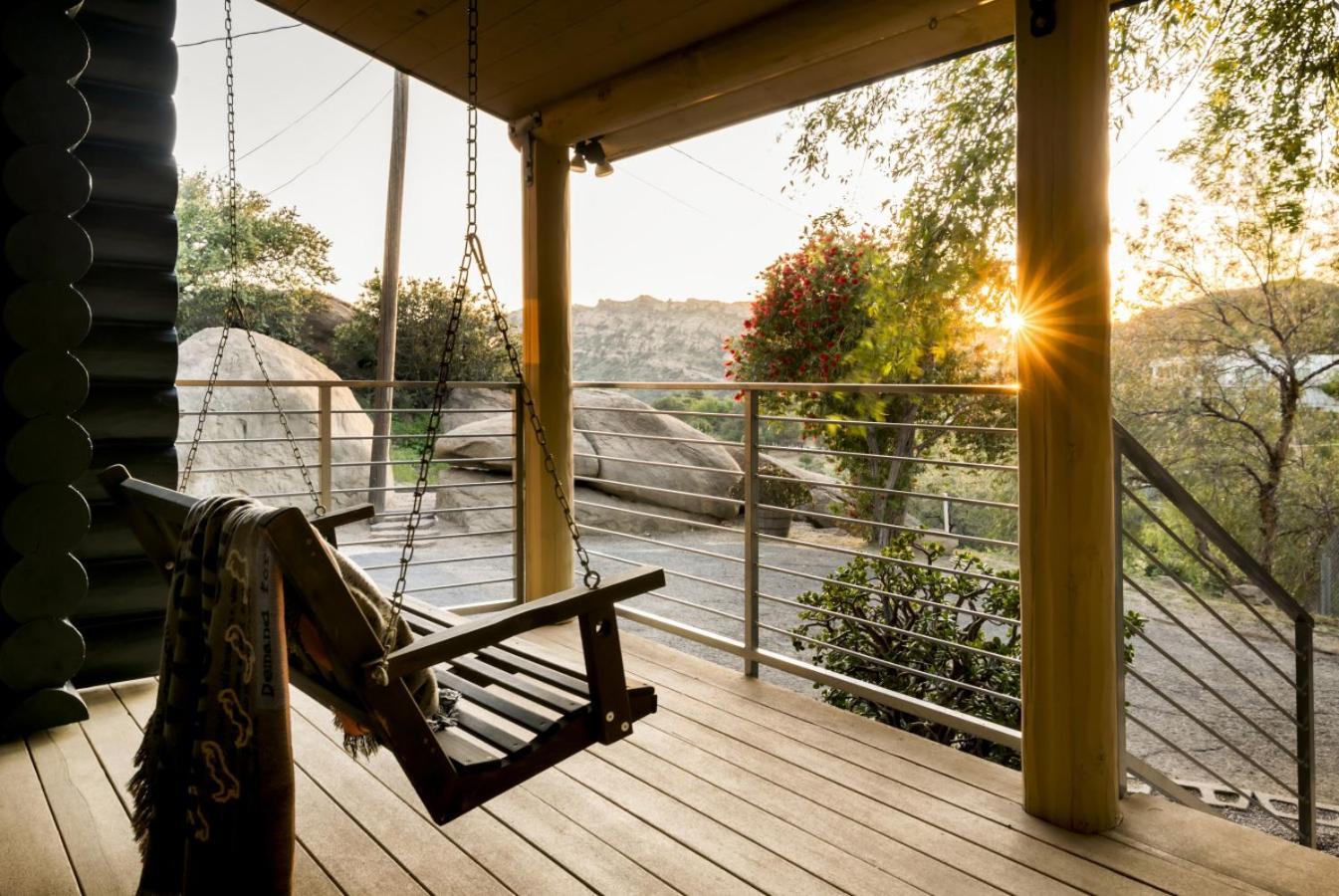 Retreat To The Rocks Historic Film And Music Getaway Holiday home *