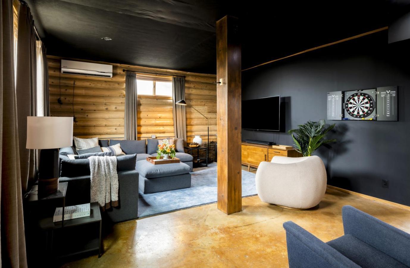 Retreat To The Rocks Historic Film And Music Getaway Holiday home